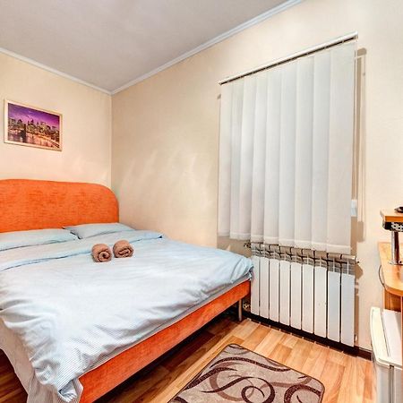 Hotel Zvezda Kijów Zewnętrze zdjęcie
