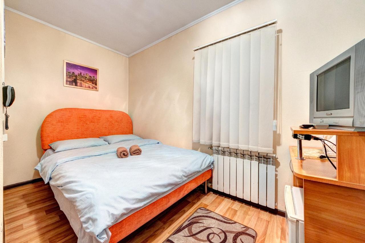 Hotel Zvezda Kijów Zewnętrze zdjęcie