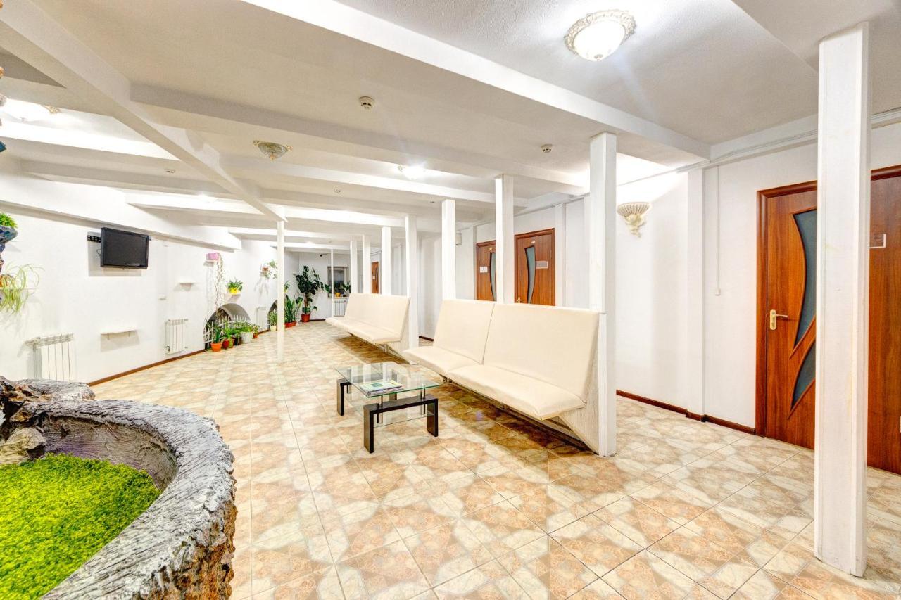 Hotel Zvezda Kijów Zewnętrze zdjęcie