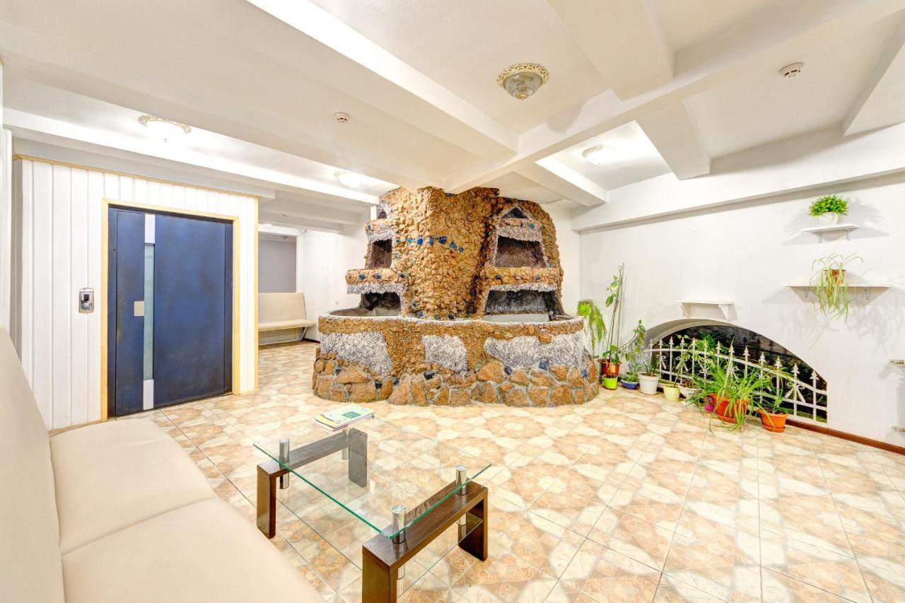 Hotel Zvezda Kijów Zewnętrze zdjęcie