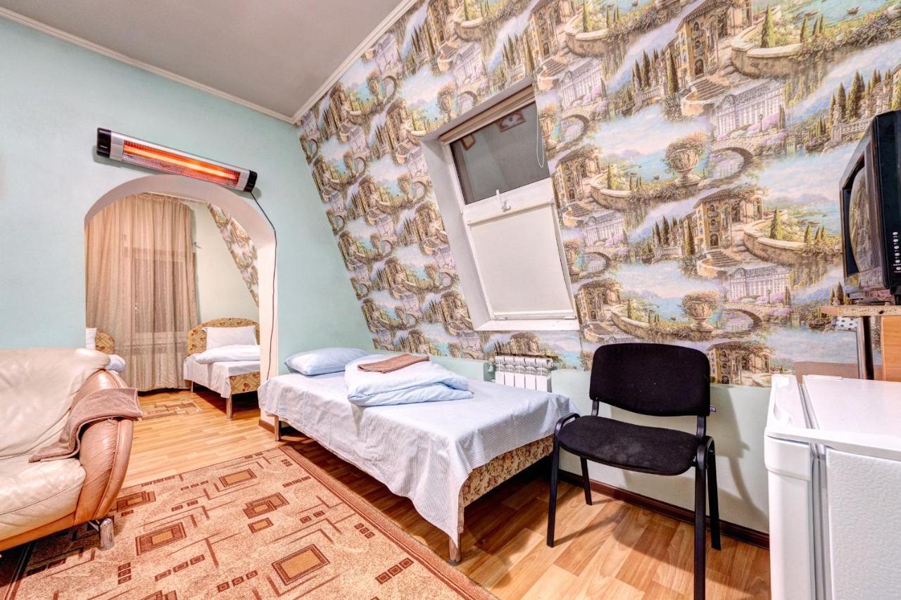 Hotel Zvezda Kijów Zewnętrze zdjęcie