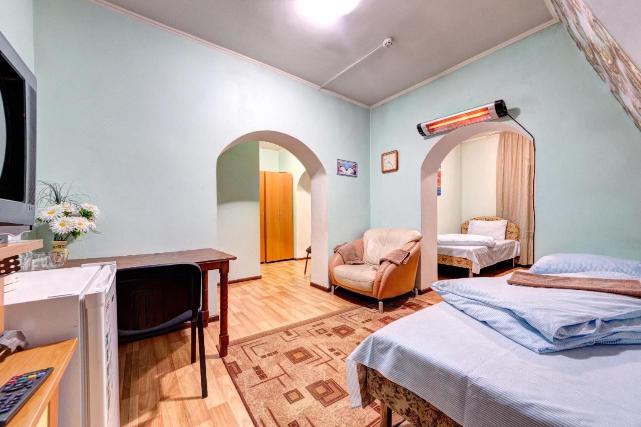 Hotel Zvezda Kijów Zewnętrze zdjęcie
